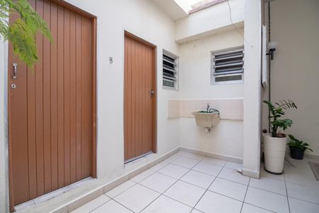 Casa à venda com 125m², 2 quartos e 2 vagas Casa à venda com 125m², 2 quartos e 2 vagasQuintal