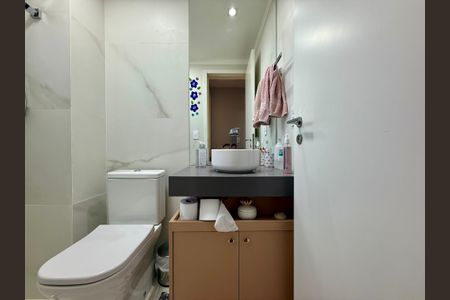 Apartamento à venda com 130m², 3 quartos e 2 vagasBanheiro Social  