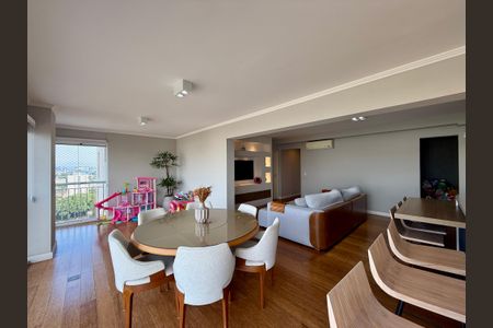 Apartamento à venda com 130m², 3 quartos e 2 vagasVaranda 
