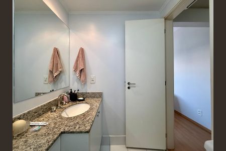 Apartamento à venda com 130m², 3 quartos e 2 vagasBanheiro Suíte