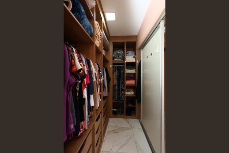 Apartamento à venda com 117m², 3 quartos e 2 vagasCloset da suíte 1