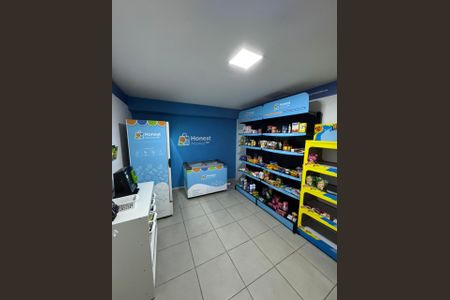 Apartamento à venda com 74m², 2 quartos e 2 vagasMinimercado