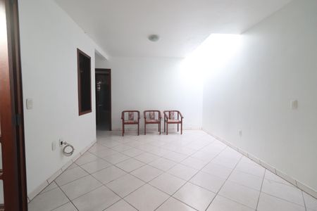 Casa à venda com 200m², 4 quartos e 3 vagassala dos fundos