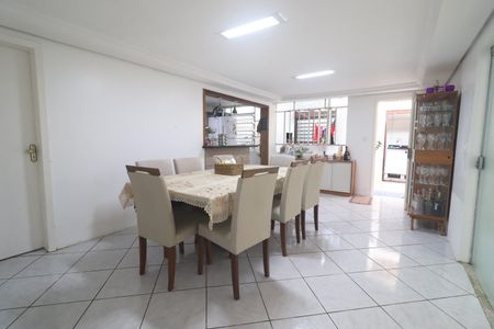 Casa à venda com 200m², 4 quartos e 3 vagasCozinha