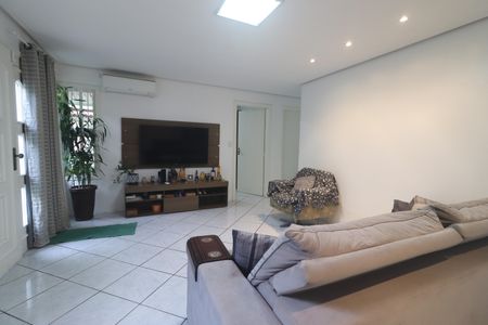 Sala de casa à venda com 4 quartos, 200m² em Ouro Branco, Novo Hamburgo