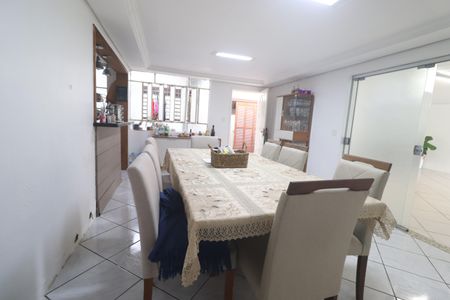 Casa à venda com 200m², 4 quartos e 3 vagasCozinha