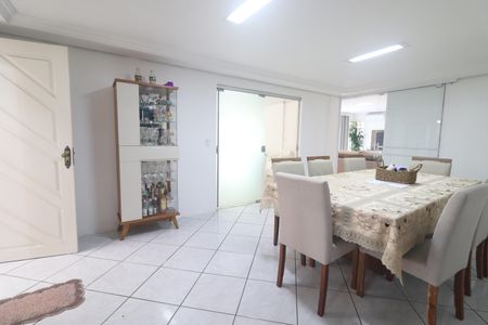 Casa à venda com 200m², 4 quartos e 3 vagasCozinha