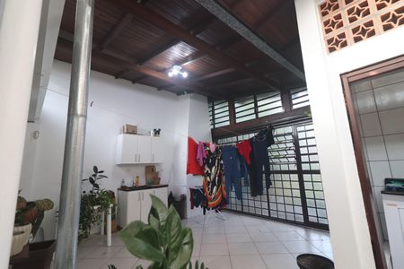Casa à venda com 200m², 4 quartos e 3 vagasarea dos fundos