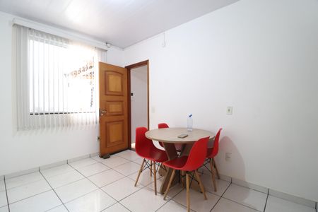 Sala de casa para alugar com 4 quartos, 210m² em Presidente Roosevelt, Uberlândia