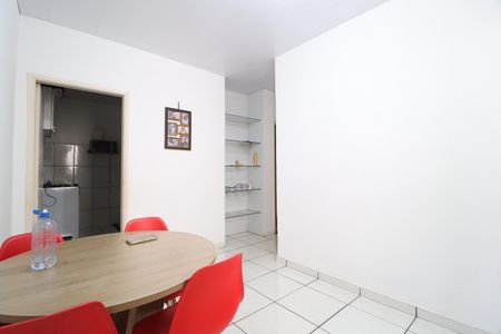 Sala de casa para alugar com 4 quartos, 210m² em Presidente Roosevelt, Uberlândia