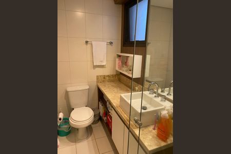 Apartamento para alugar com 95m², 3 quartos e 2 vagas Apartamento para alugar com 95m², 3 quartos e 2 vagasBanheiro 2