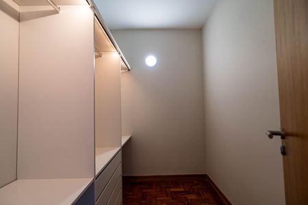 Apartamento à venda com 100m², 3 quartos e sem vaga Apartamento à venda com 100m², 3 quartos e sem vagaCloset da Suíte 1