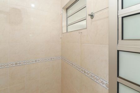 Casa à venda com 194m², 3 quartos e 2 vagasBanheiro