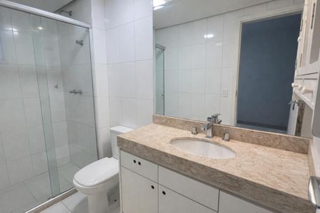 Banheiro de apartamento para alugar com 2 quartos, 89m² em Vila Romana, São Paulo