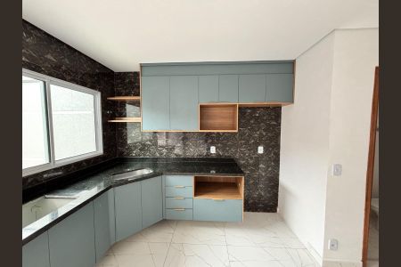 Casa à venda com 95m², 3 quartos e 2 vagasFoto 03