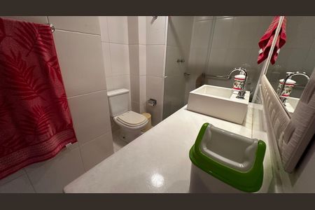 Apartamento à venda com 203m², 2 quartos e 2 vagas Apartamento à venda com 203m², 2 quartos e 2 vagasBanheiro quarto 2