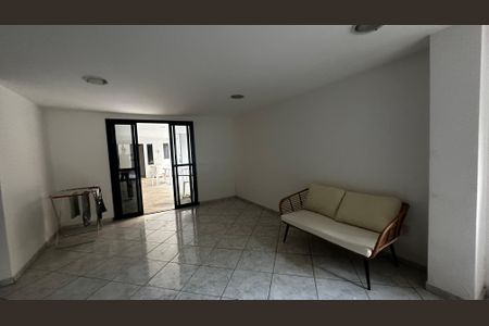 Apartamento à venda com 203m², 2 quartos e 2 vagas Apartamento à venda com 203m², 2 quartos e 2 vagasÁrea comum - Salão de festas