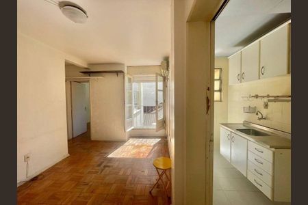 Sala de kitnet/studio para alugar com 1 quarto, 29m² em Cidade Baixa, Porto Alegre