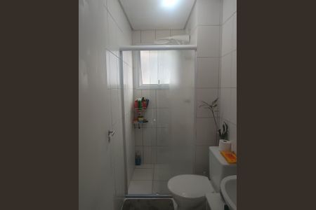 Banheiro de apartamento para alugar com 2 quartos, 48m² em São Pedro, Osasco