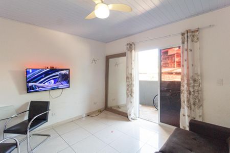 Sala de casa para alugar com 2 quartos, 135m² em Chácara de La Rocca, Carapicuíba