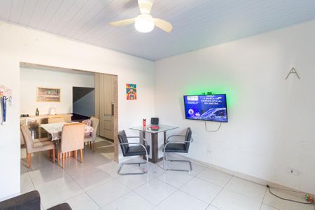 Sala de casa para alugar com 2 quartos, 135m² em Chácara de La Rocca, Carapicuíba