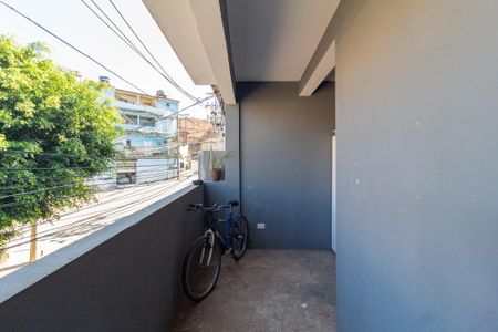 Sacada de casa para alugar com 2 quartos, 135m² em Chácara de La Rocca, Carapicuíba