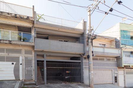 Casa para alugar com 135m², 2 quartos e 2 vagasFachada