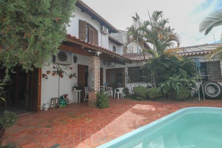 Fundos de casa à venda com 5 quartos, 300m² em Sarandi, Porto Alegre
