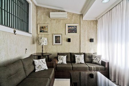 Casa à venda com 280m², 3 quartos e 2 vagas Casa à venda com 280m², 3 quartos e 2 vagasSala 2