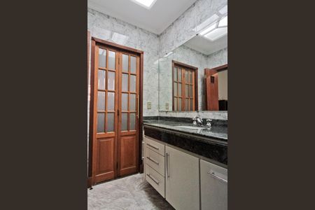 Casa à venda com 280m², 3 quartos e 2 vagas Casa à venda com 280m², 3 quartos e 2 vagasBanheiro da Suíte