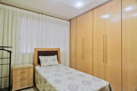 Casa à venda com 280m², 3 quartos e 2 vagas Casa à venda com 280m², 3 quartos e 2 vagasQuarto 2