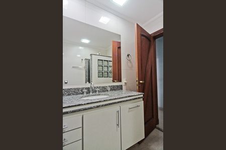 Casa à venda com 280m², 3 quartos e 2 vagas Casa à venda com 280m², 3 quartos e 2 vagasBanheiro