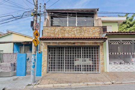 Casa à venda com 280m², 3 quartos e 2 vagas Casa à venda com 280m², 3 quartos e 2 vagasFachada