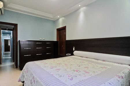Casa à venda com 280m², 3 quartos e 2 vagas Casa à venda com 280m², 3 quartos e 2 vagasSuíte