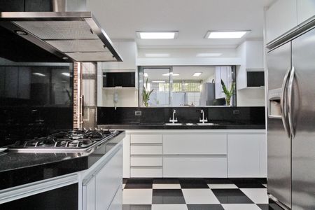 Casa à venda com 280m², 3 quartos e 2 vagas Casa à venda com 280m², 3 quartos e 2 vagasCozinha