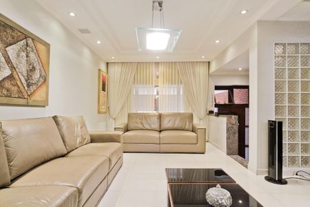 Casa à venda com 280m², 3 quartos e 2 vagas Casa à venda com 280m², 3 quartos e 2 vagasSala