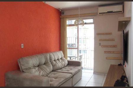 Sala de apartamento para alugar com 2 quartos, 55m² em Mangueira, Rio de Janeiro