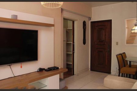 Sala de apartamento para alugar com 2 quartos, 55m² em Mangueira, Rio de Janeiro