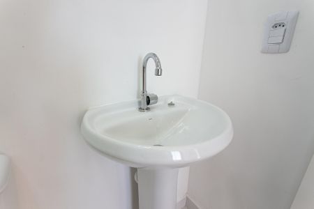 Apartamento para alugar com 34m², 2 quartos e sem vaga Apartamento para alugar com 34m², 2 quartos e sem vagaBanheiro
