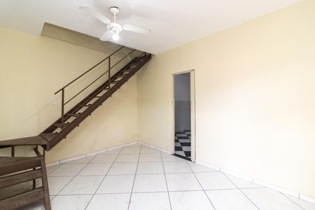 Sala de casa à venda com 2 quartos, 110m² em Realengo, Rio de Janeiro
