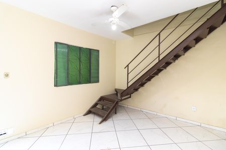 Sala de casa à venda com 2 quartos, 110m² em Realengo, Rio de Janeiro