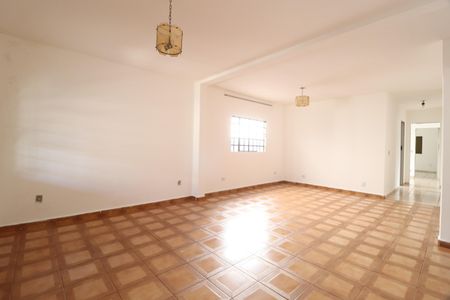 Casa para alugar com 100m², 4 quartos e 1 vagaSala