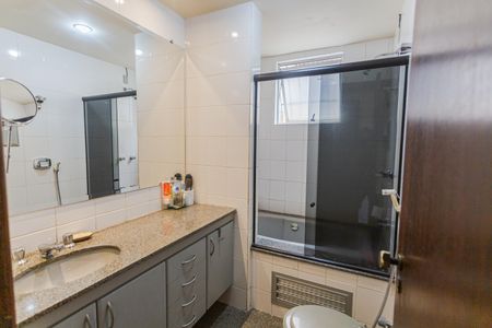 Apartamento à venda com 140m², 4 quartos e 2 vagasBanheiro da Suíte