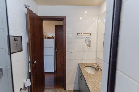 Apartamento à venda com 140m², 4 quartos e 2 vagasBanheiro da Suíte