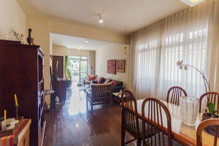 Apartamento à venda com 140m², 4 quartos e 2 vagasSala