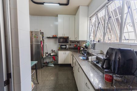 Apartamento à venda com 140m², 4 quartos e 2 vagasCozinha