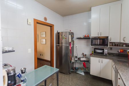 Apartamento à venda com 140m², 4 quartos e 2 vagasCozinha