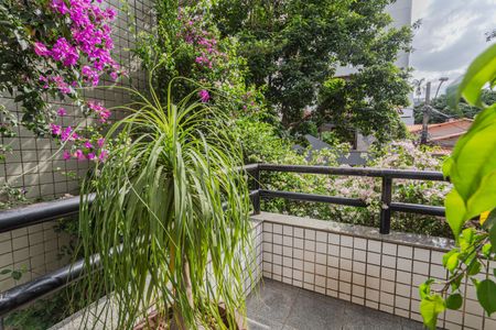 Apartamento à venda com 140m², 4 quartos e 2 vagasVaranda na Sala