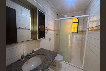 Casa para alugar com 240m², 4 quartos e 3 vagasBanheiro