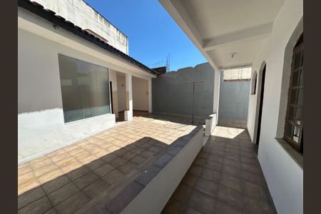 Casa para alugar com 240m², 4 quartos e 3 vagasQuintal